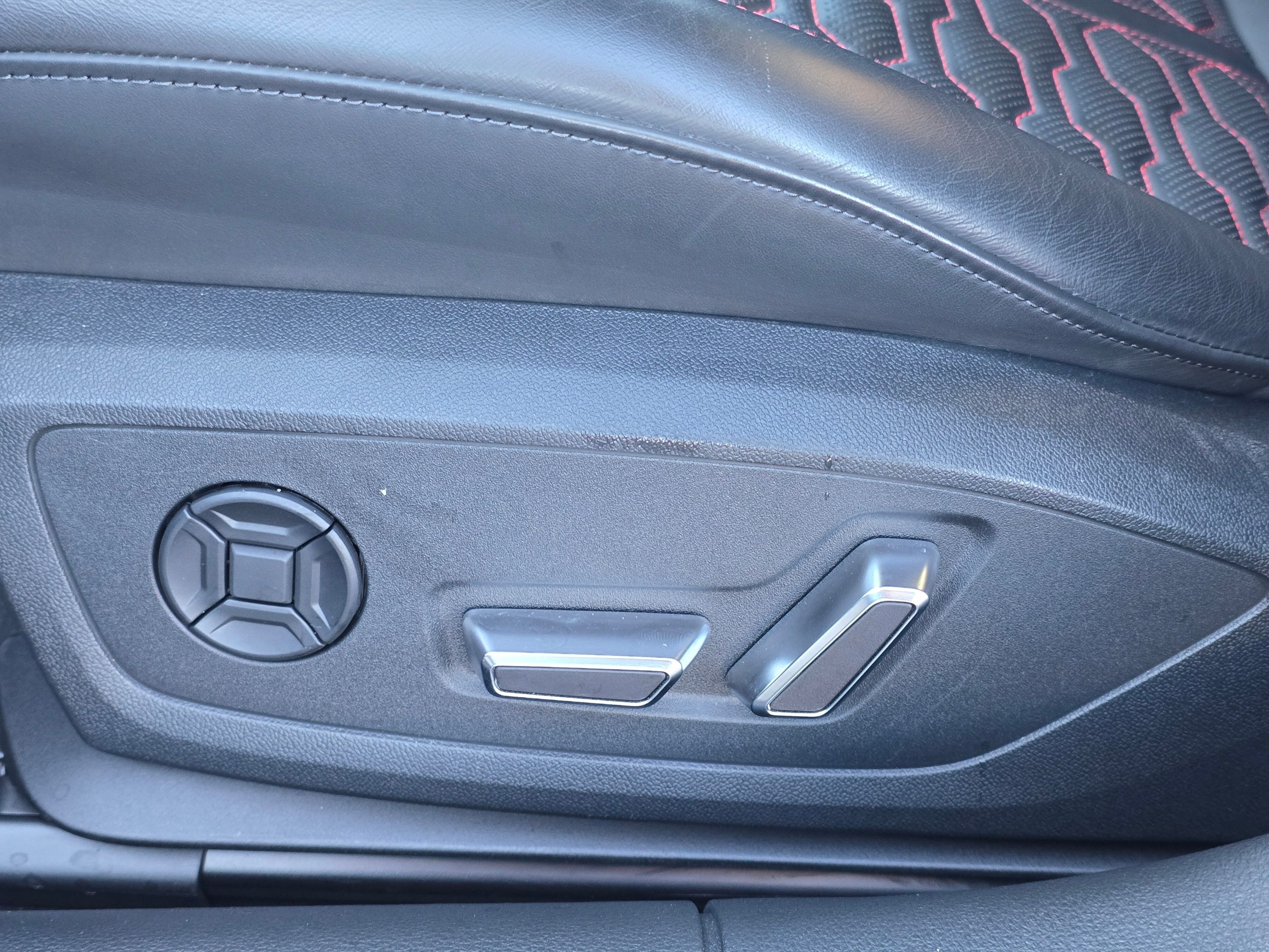 Used 2023 Audi RS 7 Sportback AWD/4WD image 38