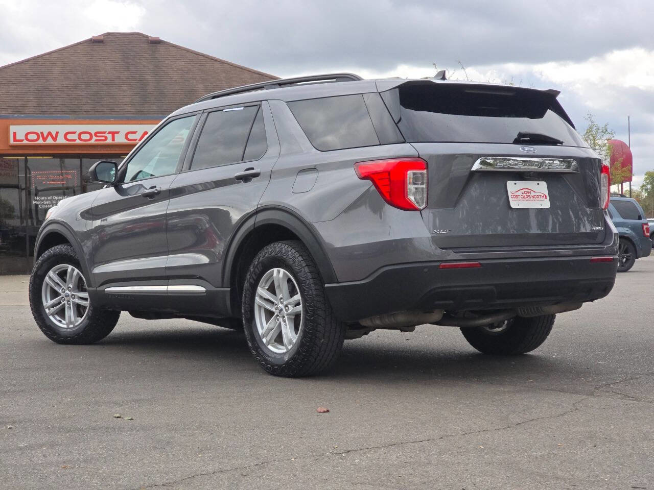 Used 2022 Ford Explorer XLT image 14