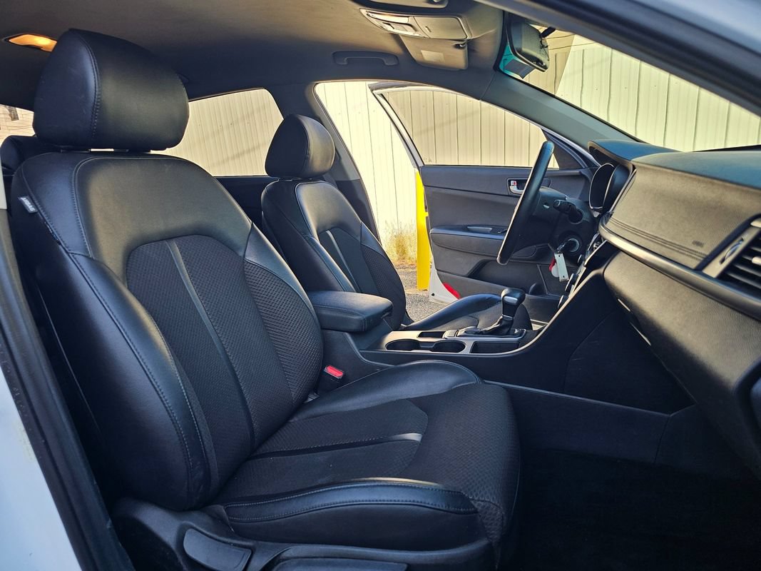Used 2018 Kia Optima S FWD image 16