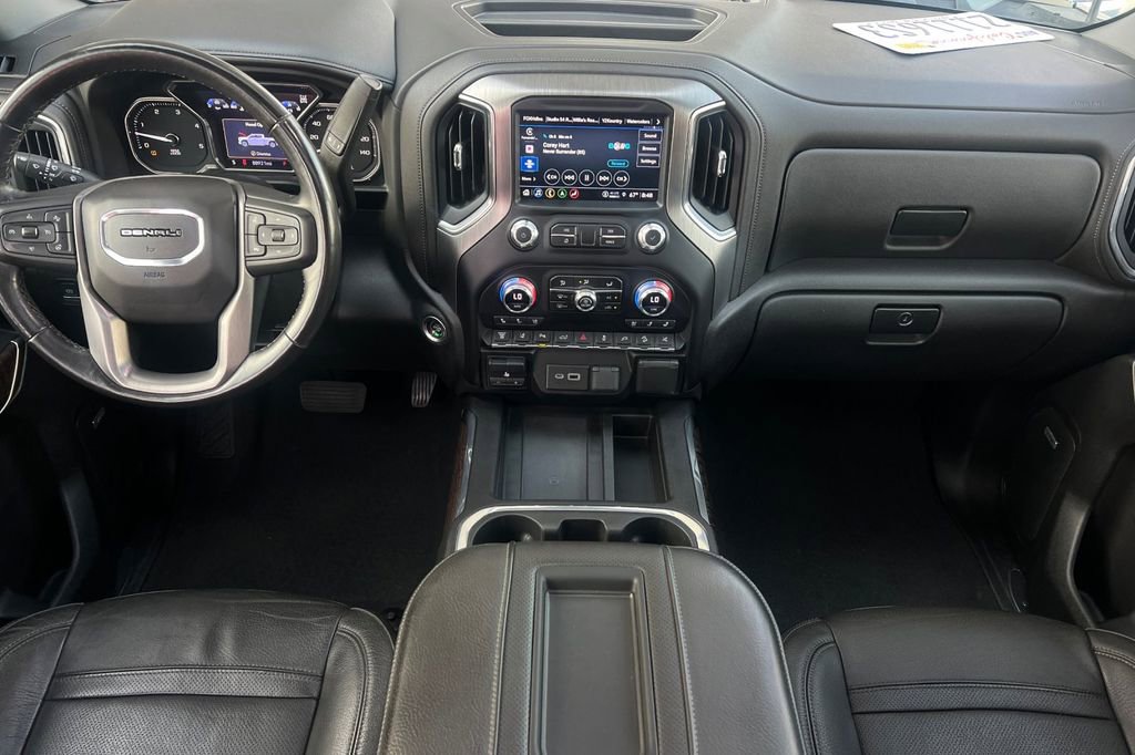 Used 2022 GMC Sierra 3500 Denali w/ Denali Black Diamond Edition image 17