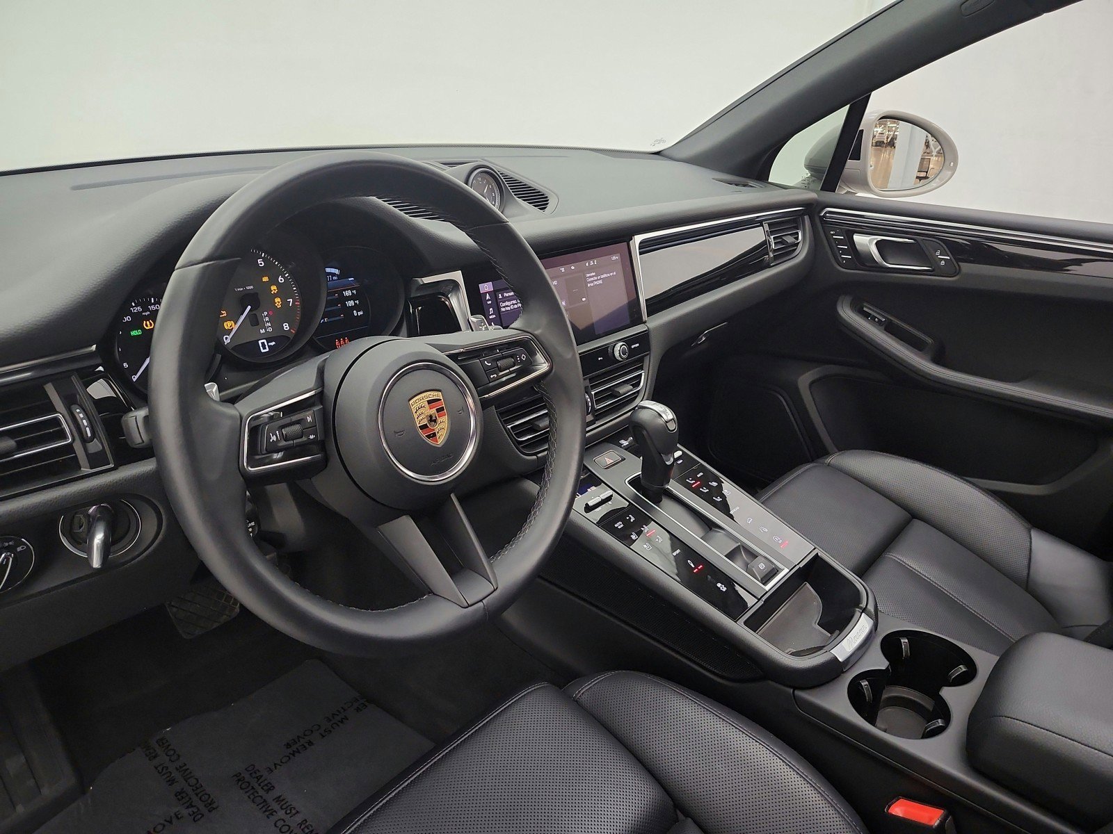 Used 2023 Porsche Macan S image 13