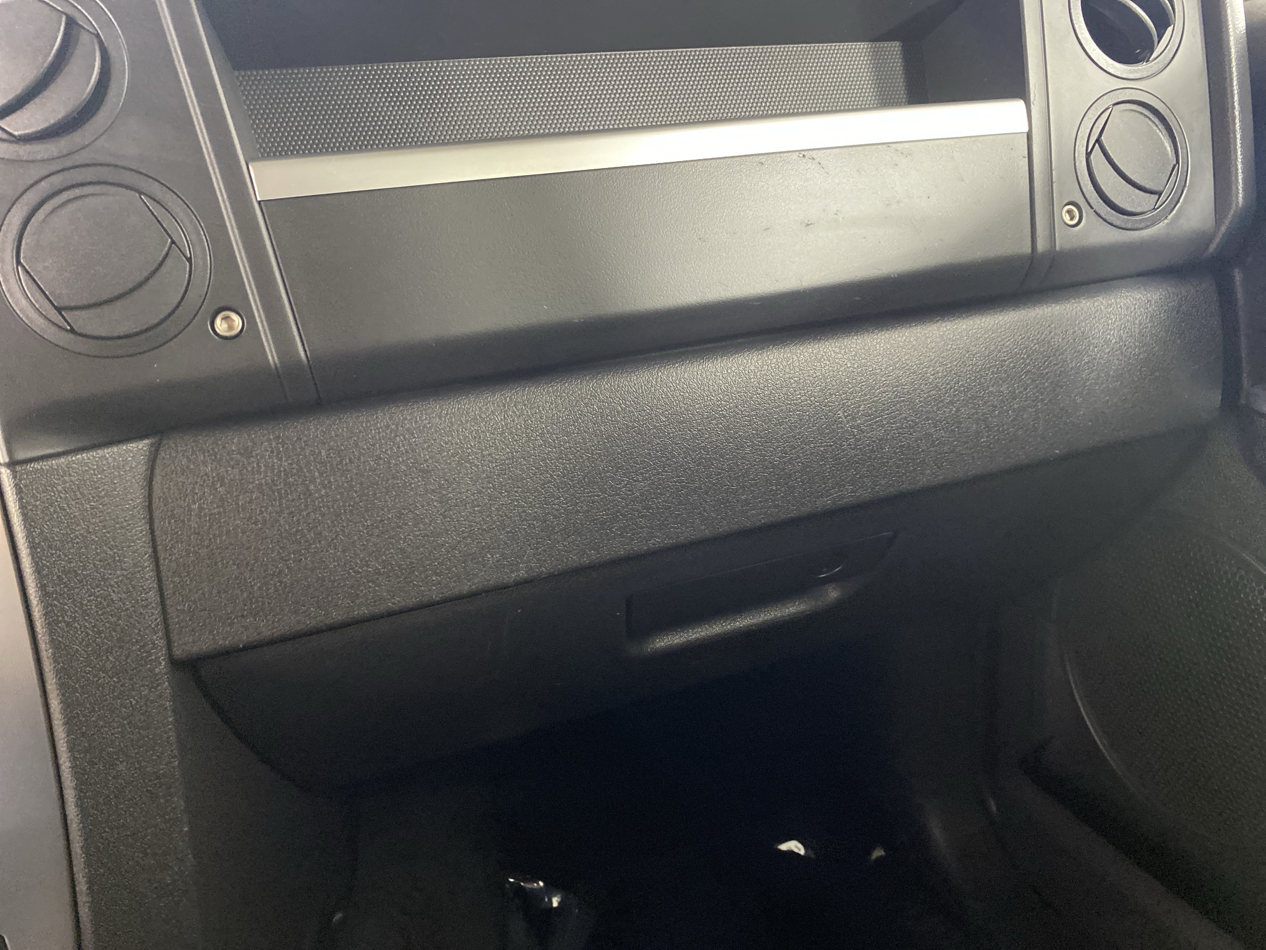 Used 2010 Jeep Commander Sport AWD/4WD image 23
