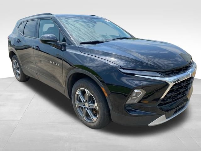 Used 2023 Chevrolet Blazer LT w/ Convenience Package FWD image 9