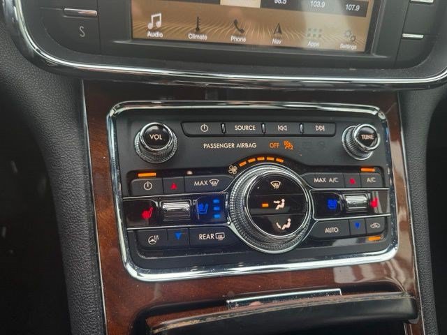 Used 2017 Lincoln Continental Reserve w/ Climate Package FWD image 15