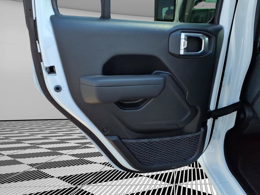 New 2026 Jeep Gladiator Sport AWD/4WD image 17