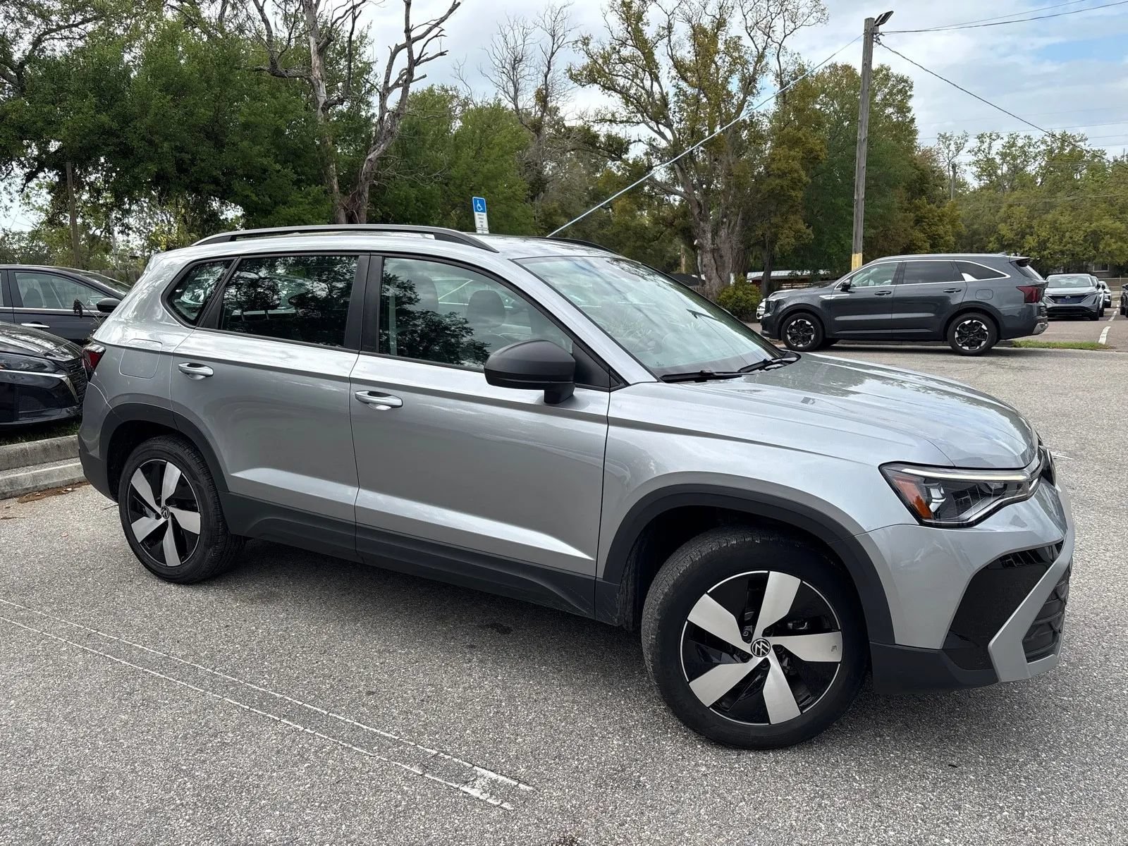 Used 2025 Volkswagen Taos S AWD/4WD image 6