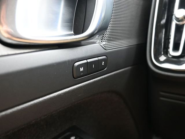 Used 2023 Volvo XC40 B4 Plus w/ Driver Assist Package FWD image 29