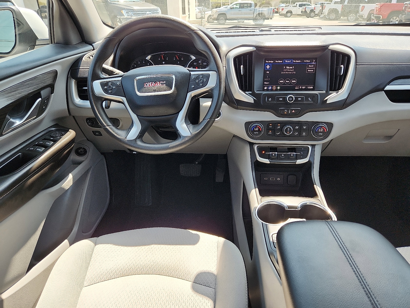 Used 2023 GMC Terrain SLE w/ Driver Convenience Package image 10