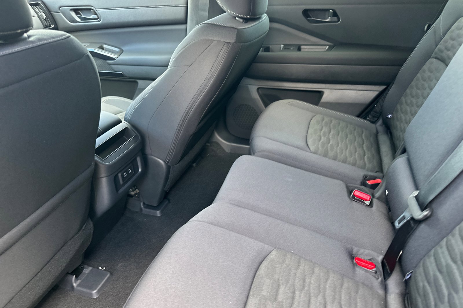 New 2026 Nissan Pathfinder SV image 12