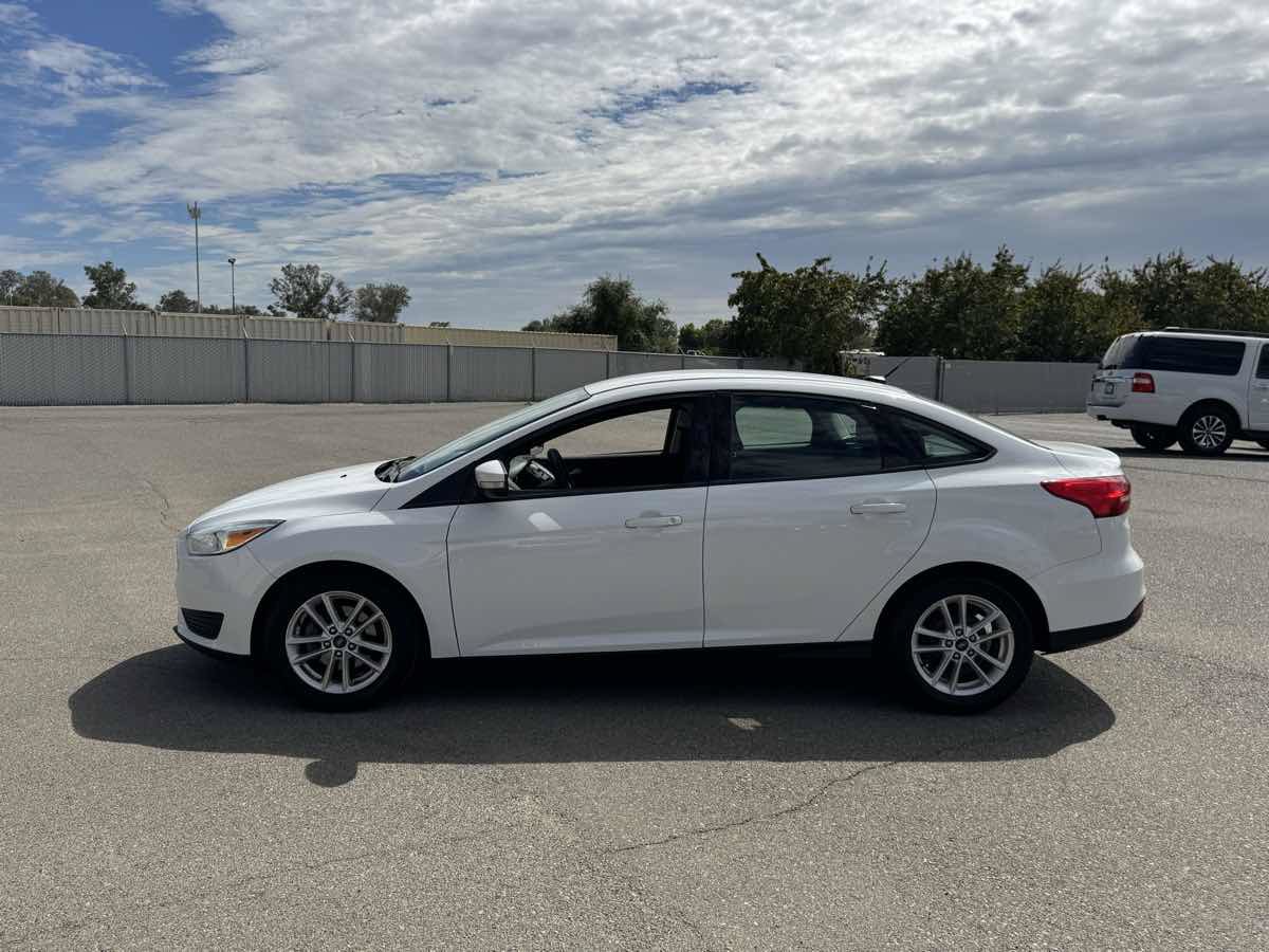 Used 2017 Ford Focus SE FWD image 6