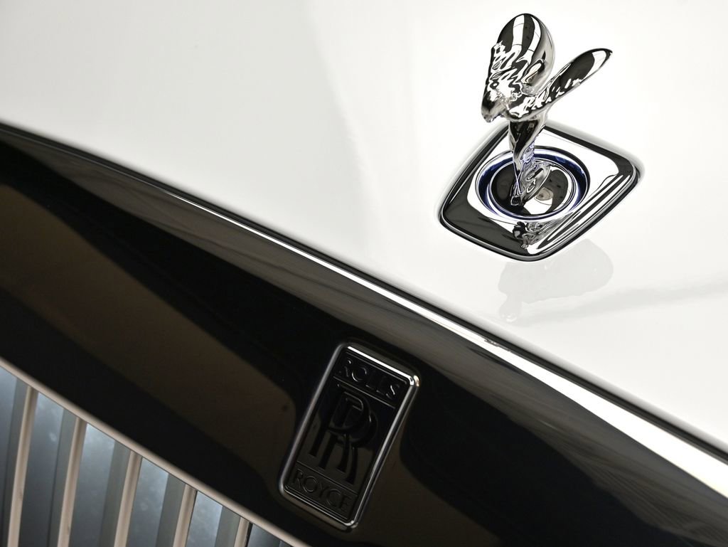 Used 2025 Rolls-Royce Spectre w/ Spectre Launch Package AWD/4WD image 25
