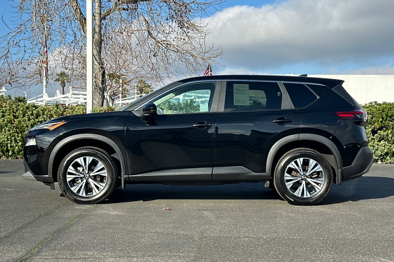 Used 2023 Nissan Rogue SV image 7