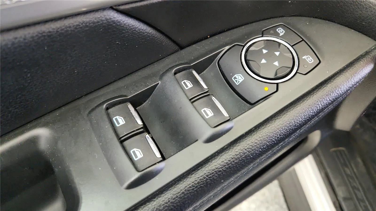 Used 2017 Ford Explorer XLT w/ Class II Trailer Tow Package image 31