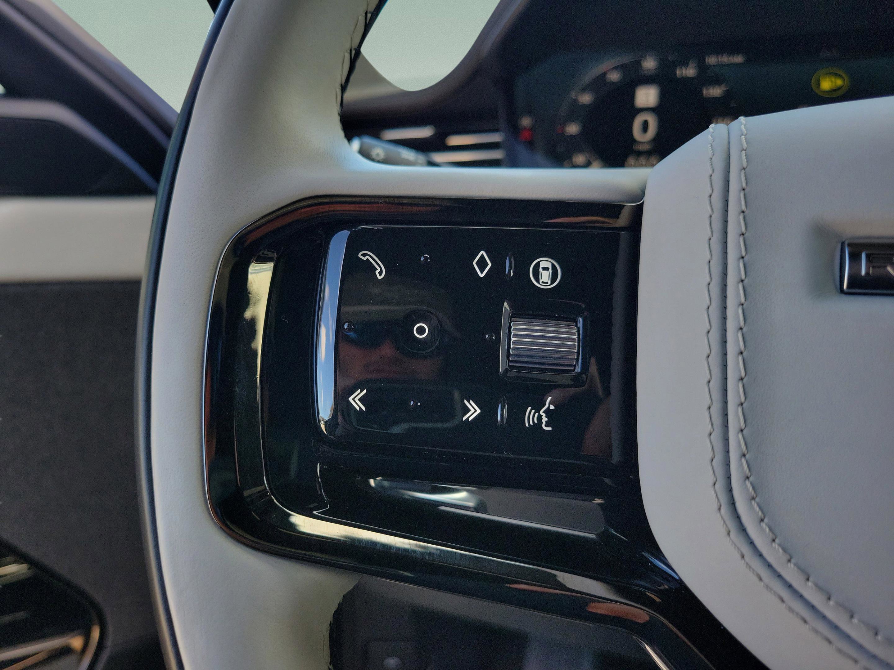 Used 2024 Land Rover Range Rover Sport Dynamic SE image 30