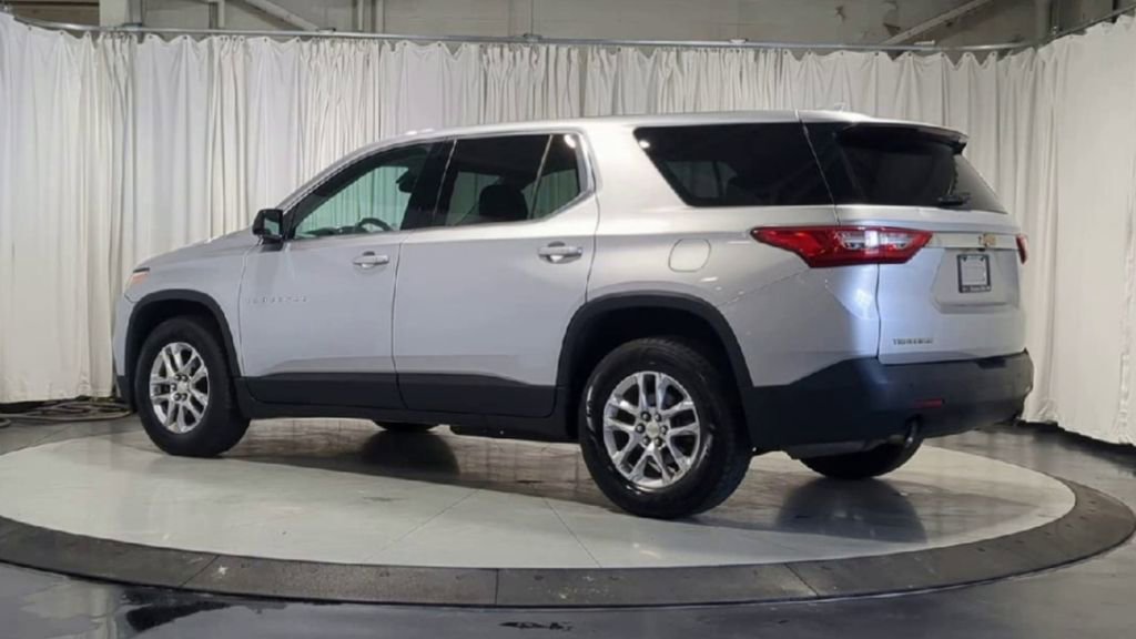 Used 2019 Chevrolet Traverse LS FWD image 8