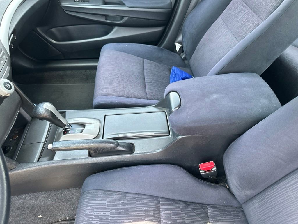Used 2011 Honda Accord LX image 25