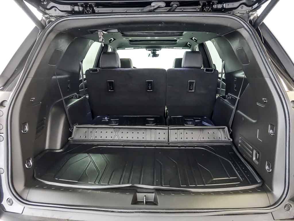 Used 2023 Chevrolet Traverse LT w/ LT Premium Package AWD/4WD image 35