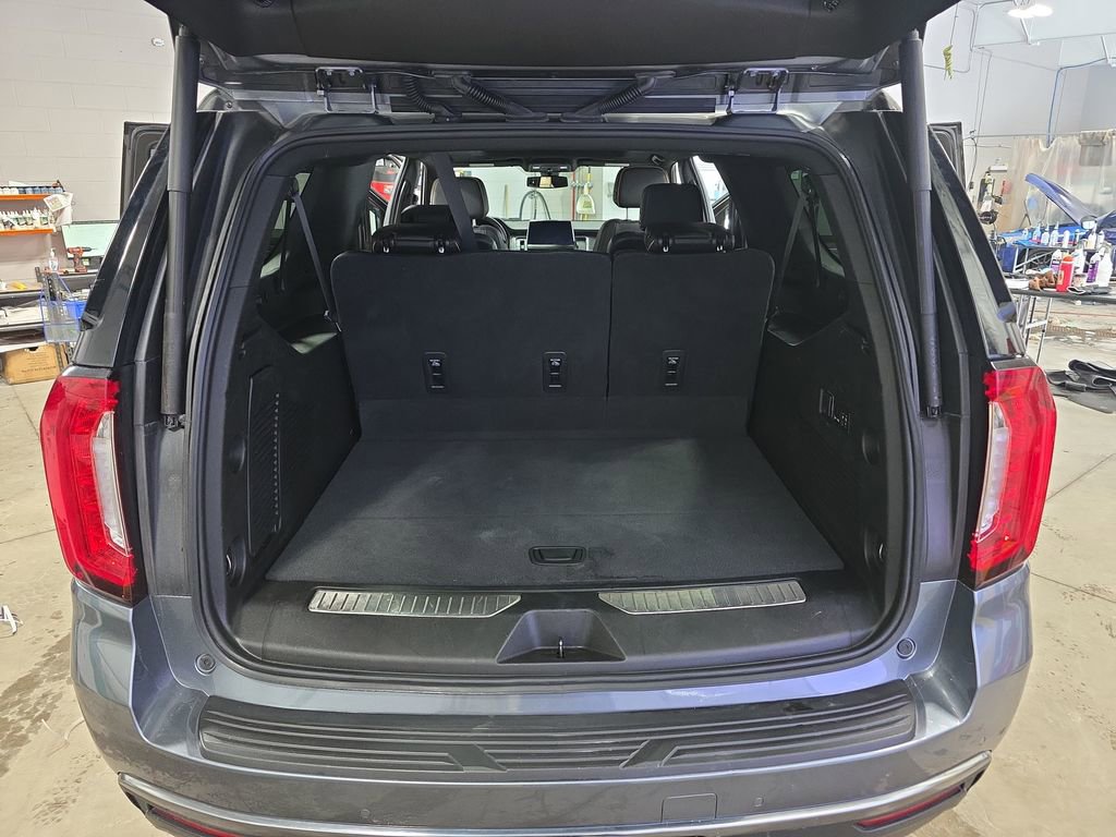 Used 2021 GMC Yukon XL AT4 image 13