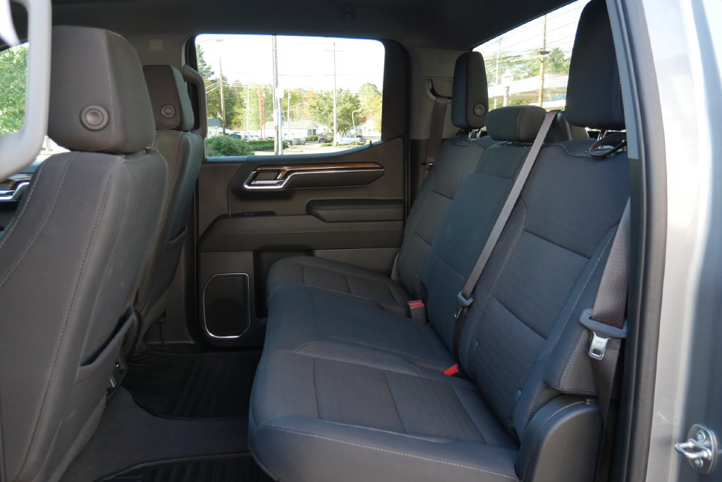 Used 2023 Chevrolet Silverado 1500 LT AWD/4WD image 11