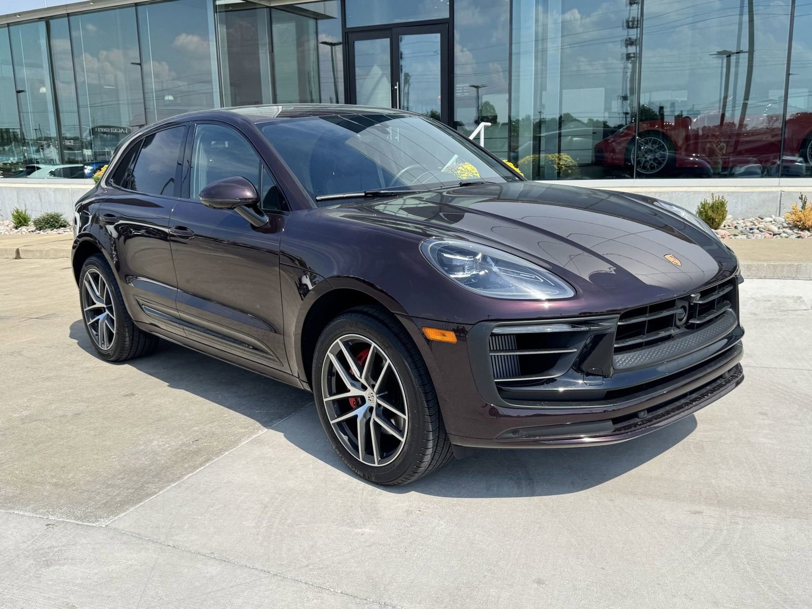 Certified 2024 Porsche Macan S image 9