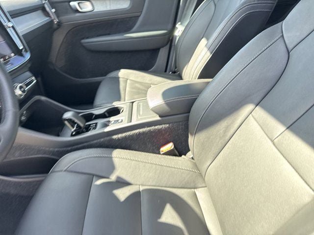 Certified 2025 Volvo XC40 B5 Core w/ Protection Package Premier AWD/4WD image 15
