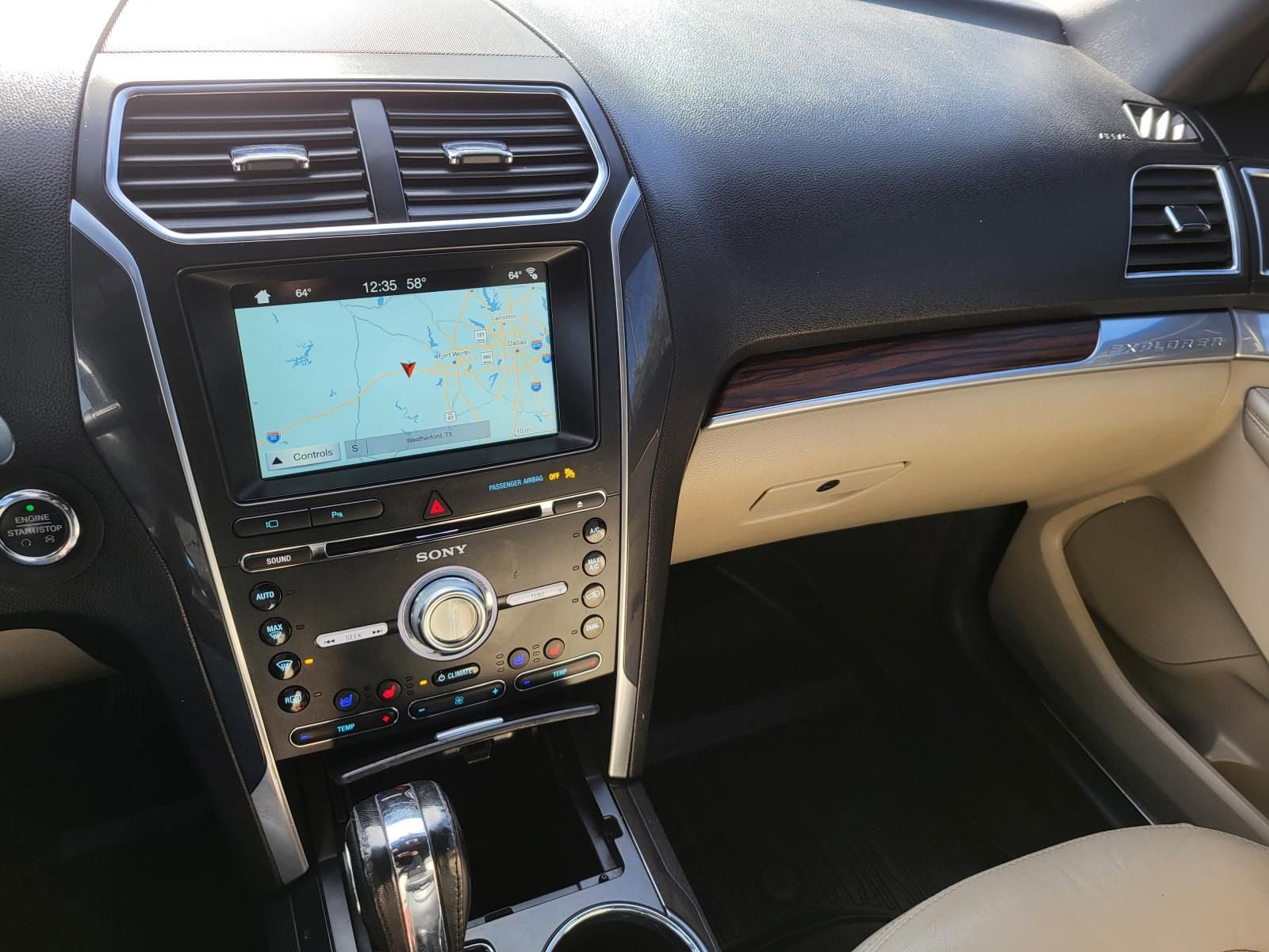 Used 2018 Ford Explorer Limited image 3