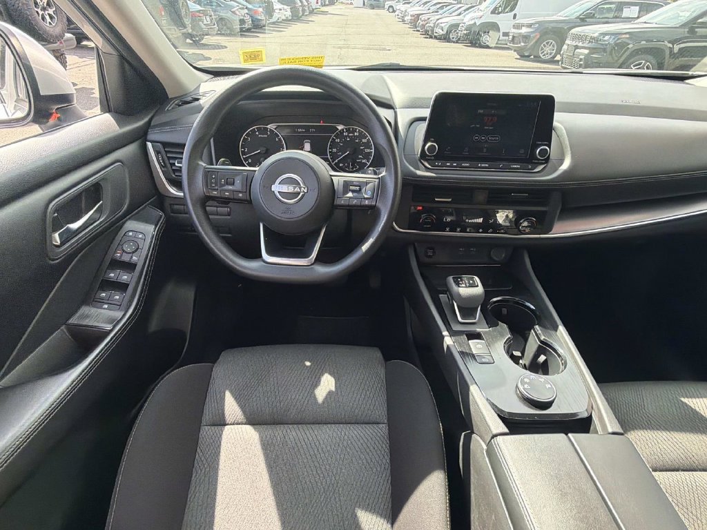 Used 2024 Nissan Rogue SV AWD/4WD image 21