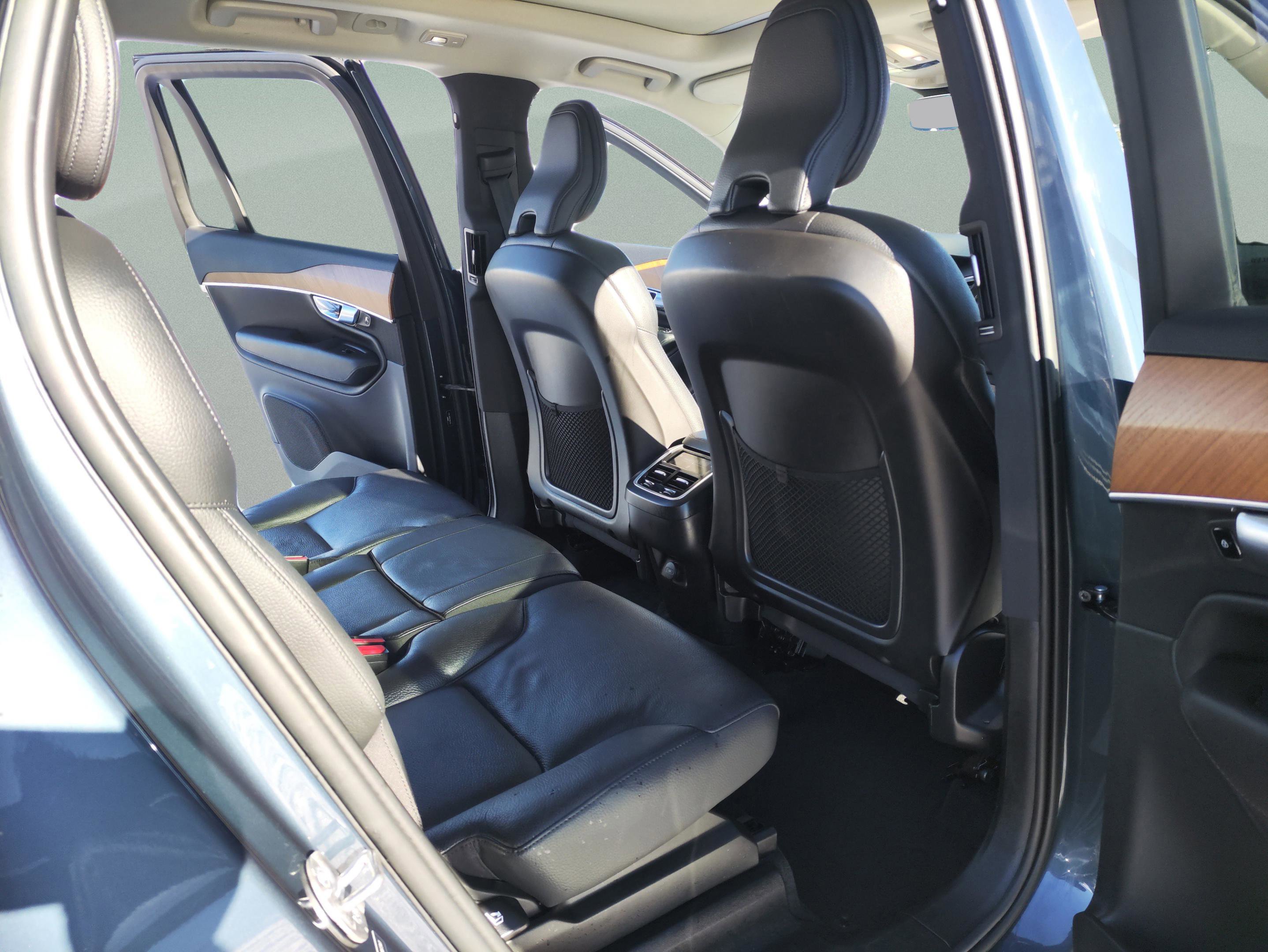 Used 2023 Volvo XC90 B5 Plus image 17