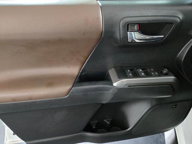 Used 2023 Toyota Tacoma Limited image 27