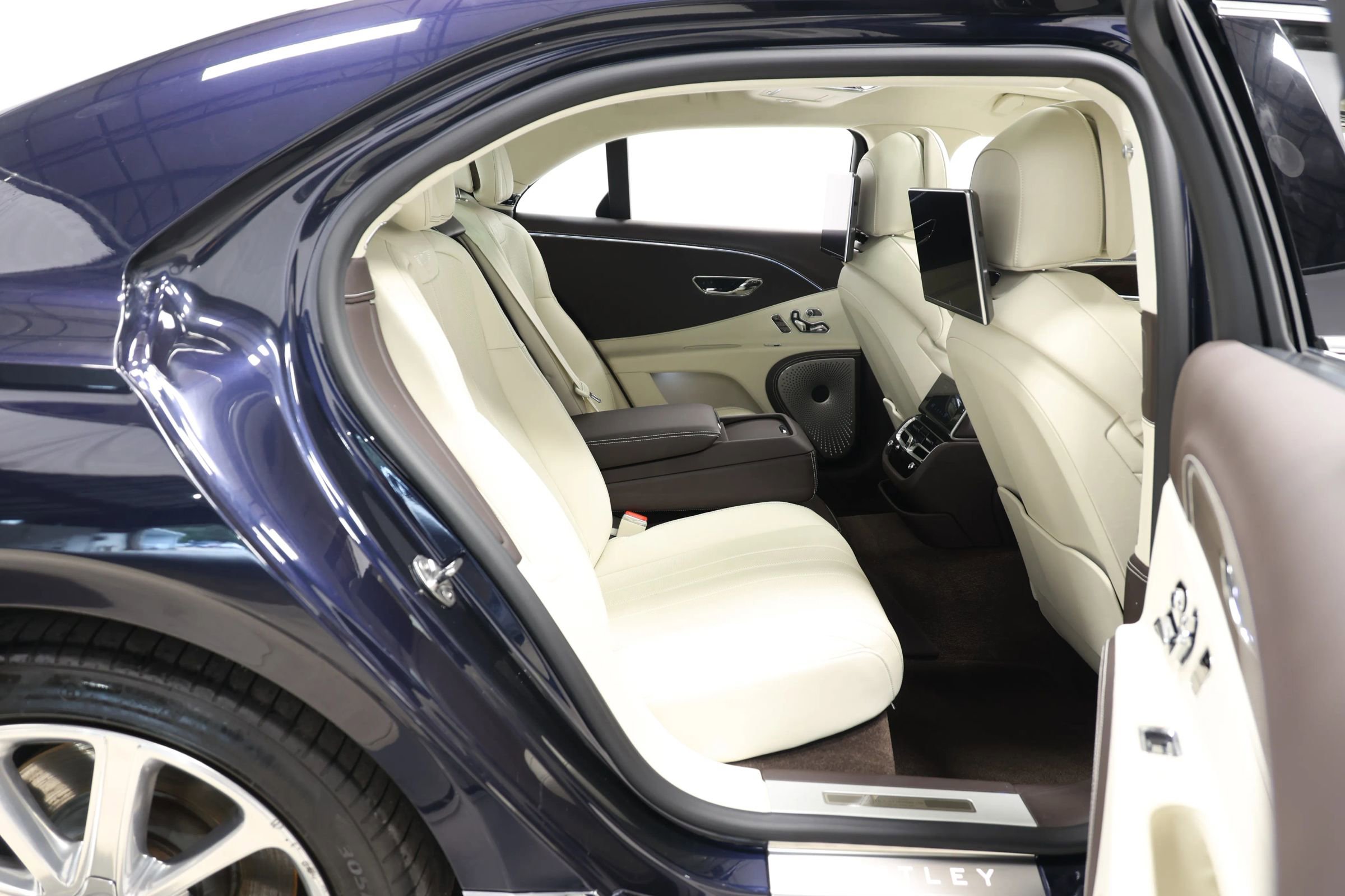 Used 2020 Bentley Flying Spur W12 AWD/4WD image 97