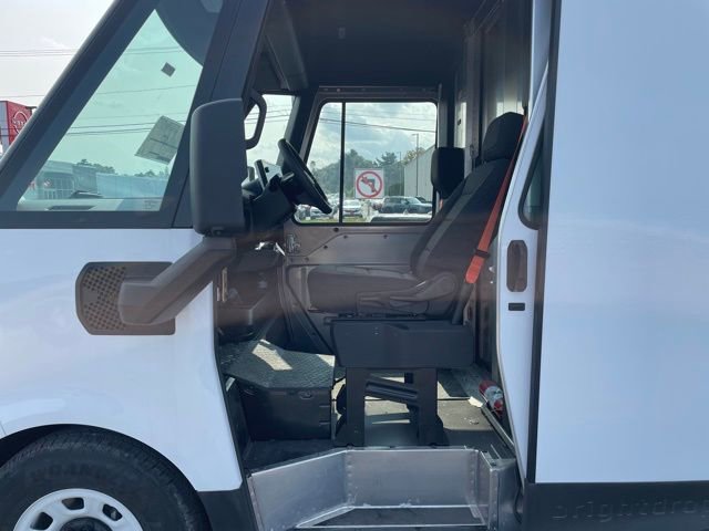 New 2025 Chevrolet Brightdrop 600 w/ Power Door Package image 9