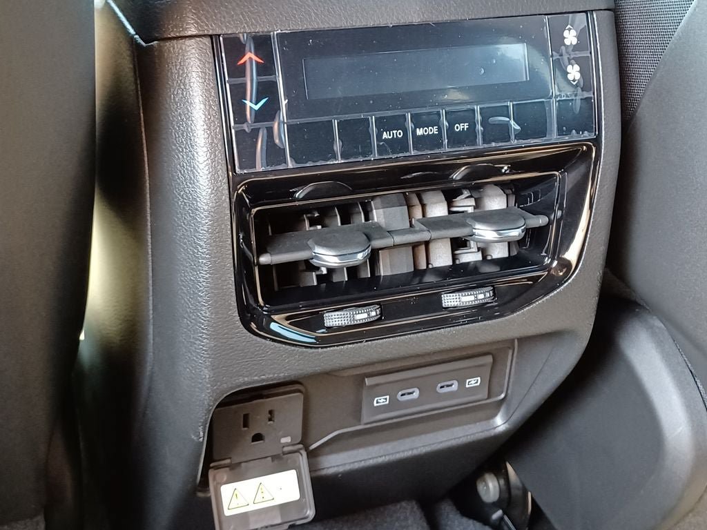 New 2026 Jeep Grand Cherokee L 4WD image 29