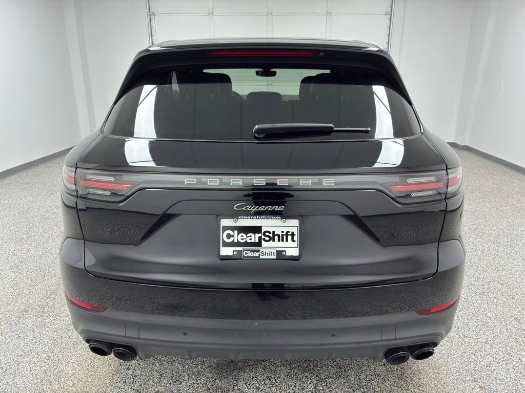 Used 2022 Porsche Cayenne Platinum Edition image 9