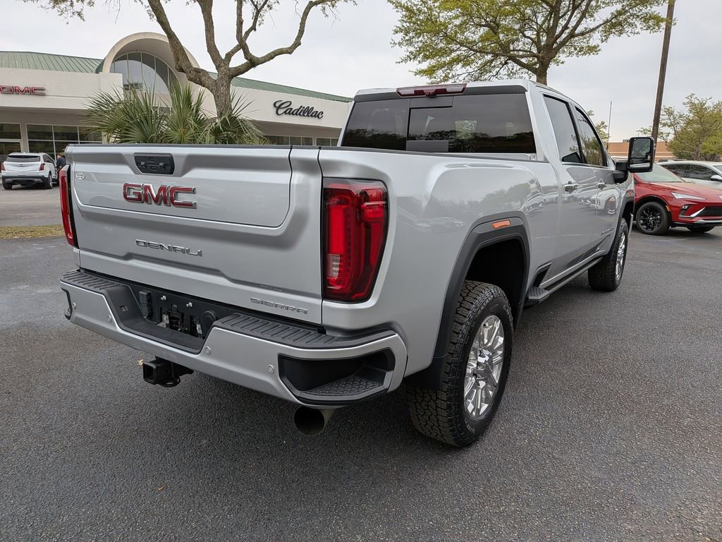Used 2023 GMC Sierra 3500 Denali w/ Denali Ultimate Package image 3