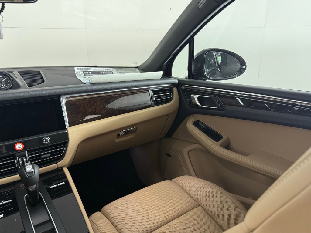 New 2026 Porsche Macan image 24