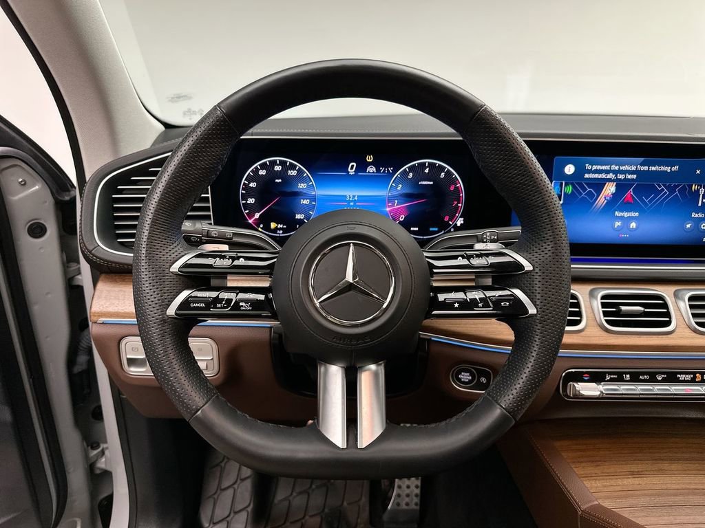 Used 2024 Mercedes-Benz GLS 450 4MATIC image 31