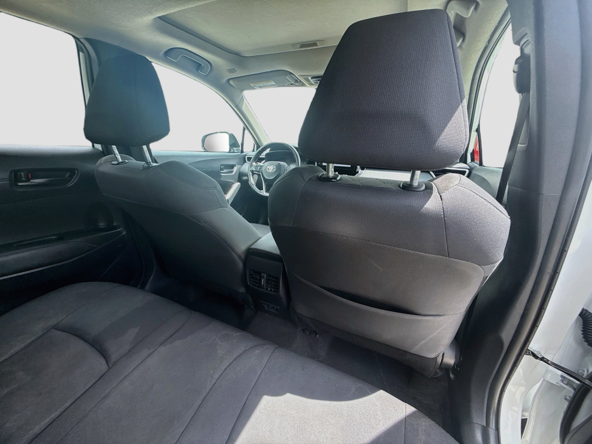 Used 2024 Toyota Corolla Cross LE w/ Moonroof Package FWD image 27