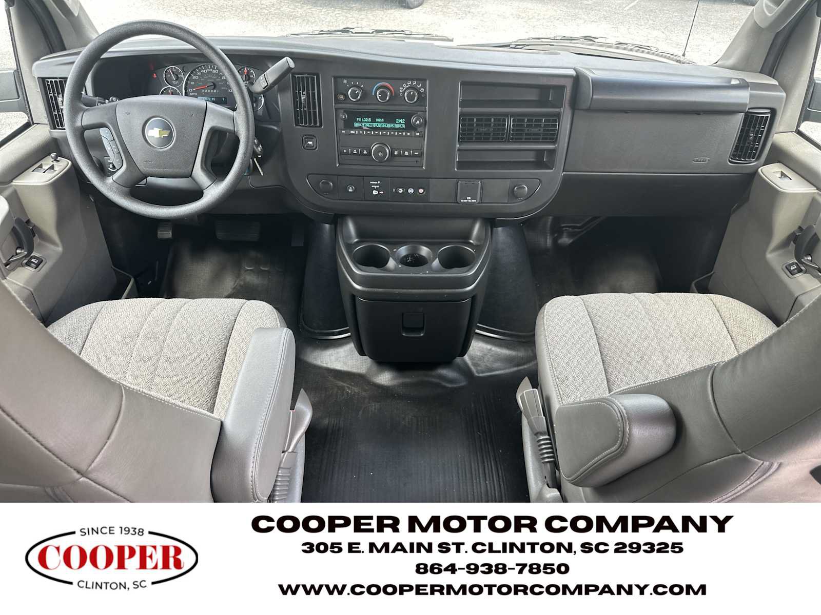 Used 2025 Chevrolet Express 3500 LS RWD image 17