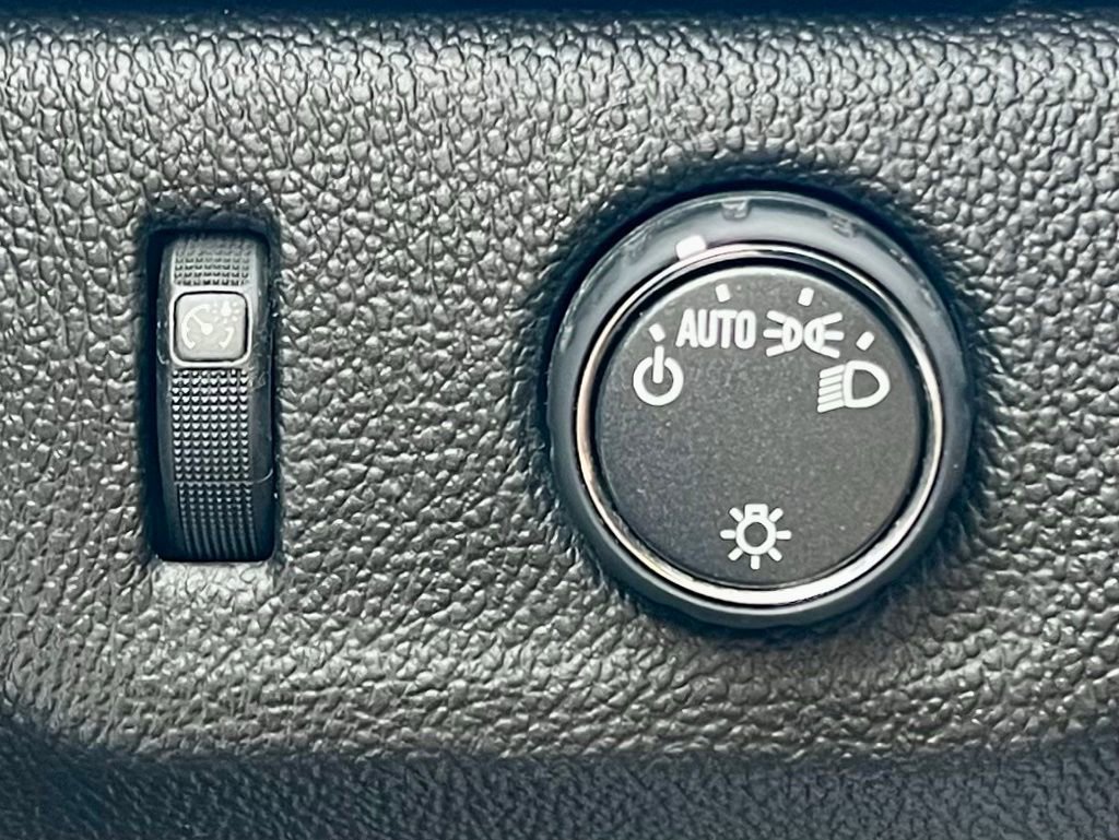 Used 2020 Chevrolet Colorado LT image 27