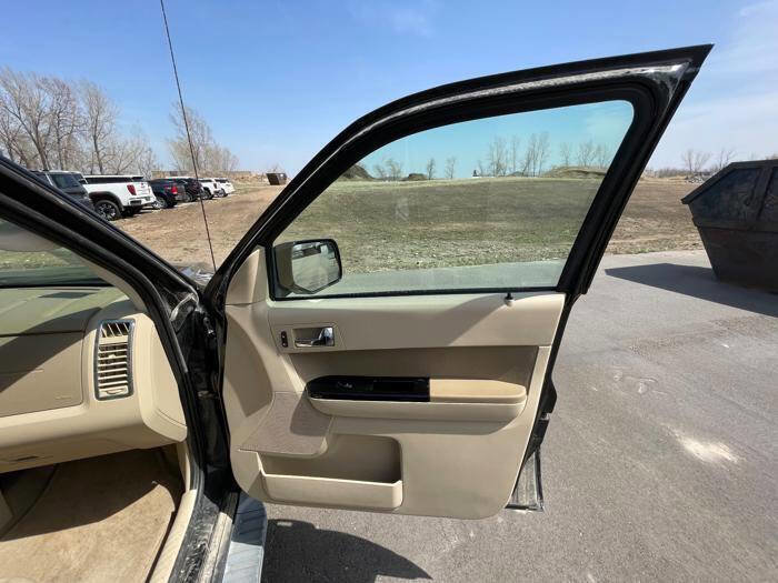 Used 2010 Ford Escape Limited AWD/4WD image 30