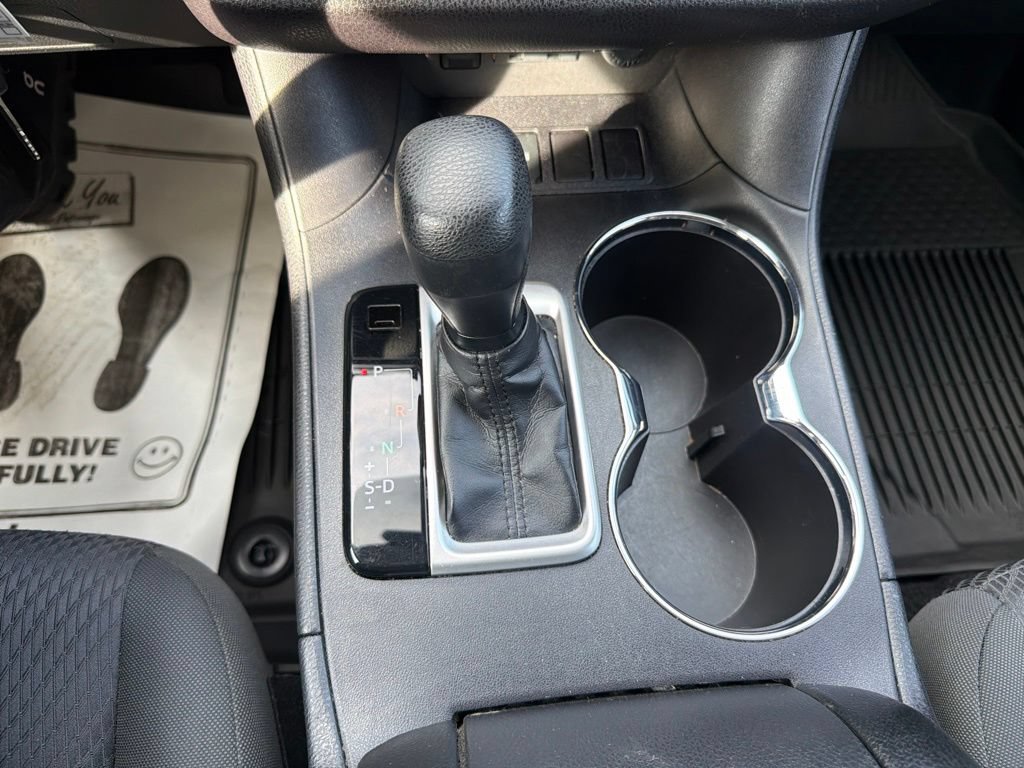 Used 2019 Toyota Highlander LE FWD image 16