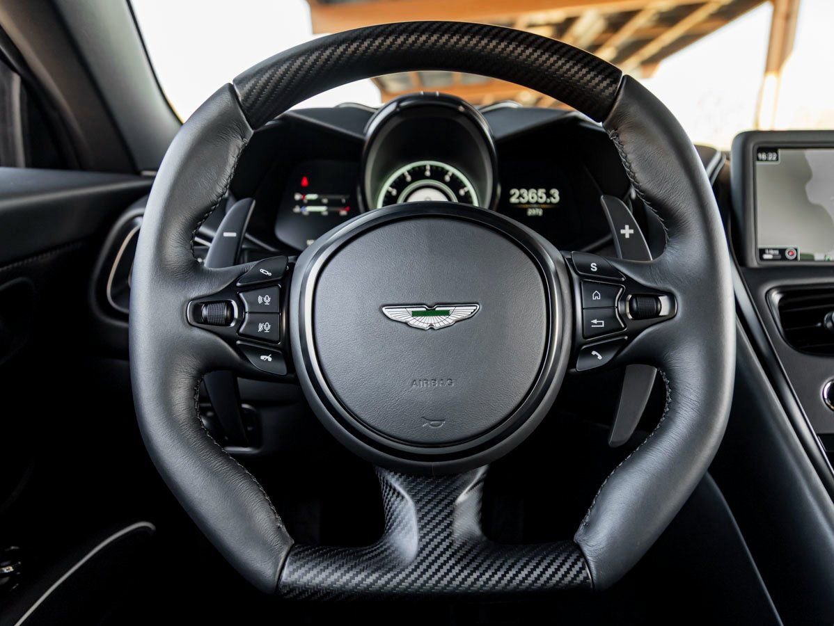 Used 2022 Aston Martin DBS Superleggera image 11
