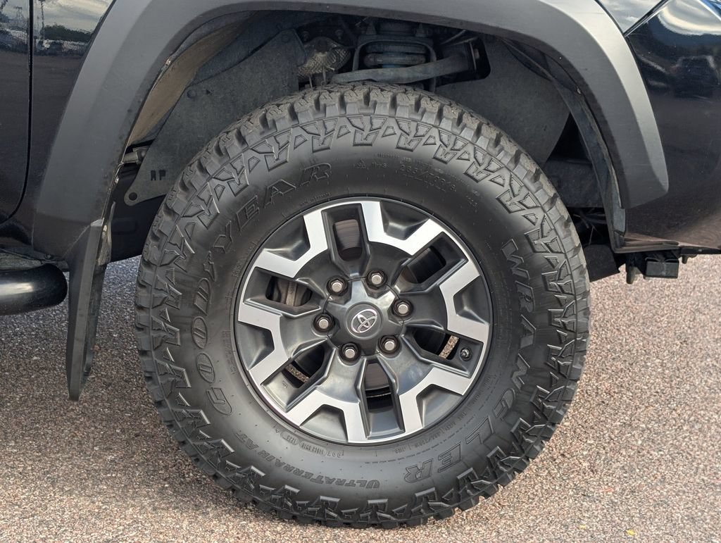 Used 2020 Toyota Tacoma TRD Off-Road AWD/4WD image 10