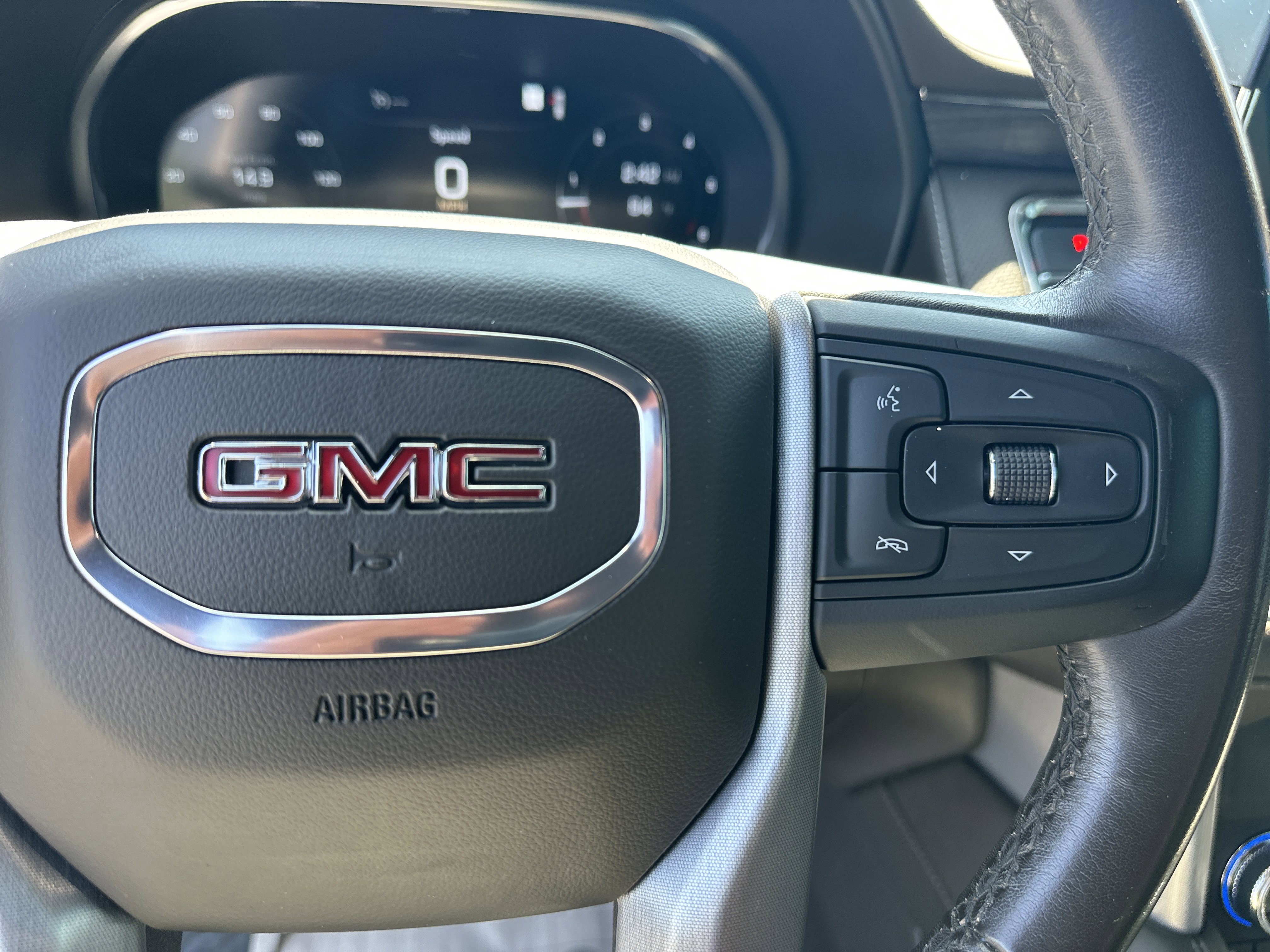 Used 2023 GMC Yukon XL SLT AWD/4WD image 27