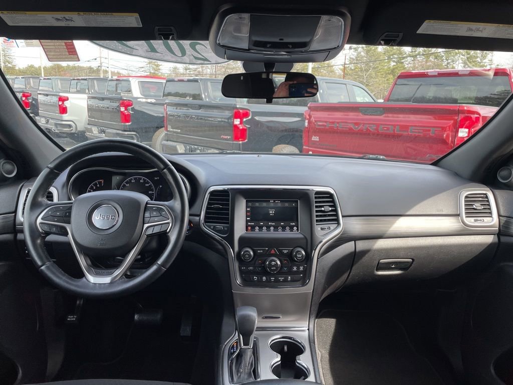 Used 2019 Jeep Grand Cherokee Laredo AWD/4WD image 12