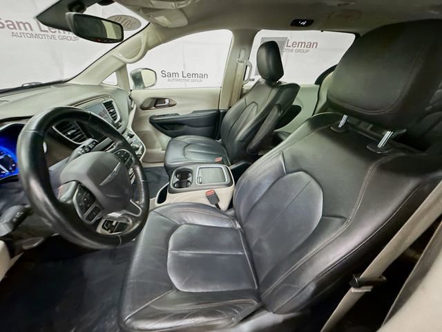 Used 2019 Chrysler Pacifica Touring-L Plus w/ Tire & Wheel Group image 23