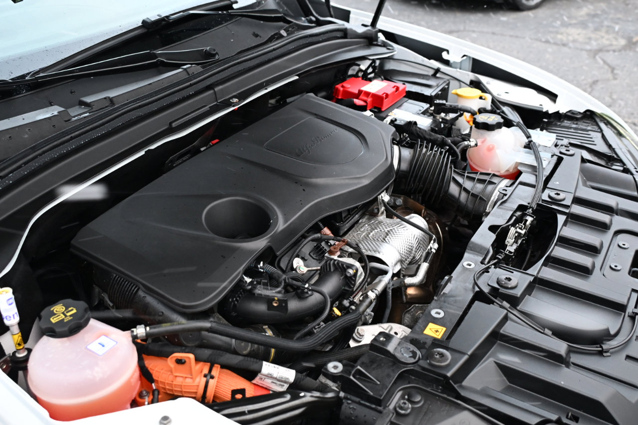 Used 2024 Alfa Romeo Tonale Veloce w/ Active Assist Package image 42