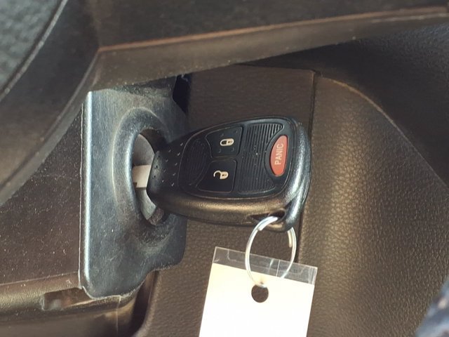Used 2017 Jeep Wrangler Unlimited Sahara w/ Connectivity Group AWD/4WD image 15