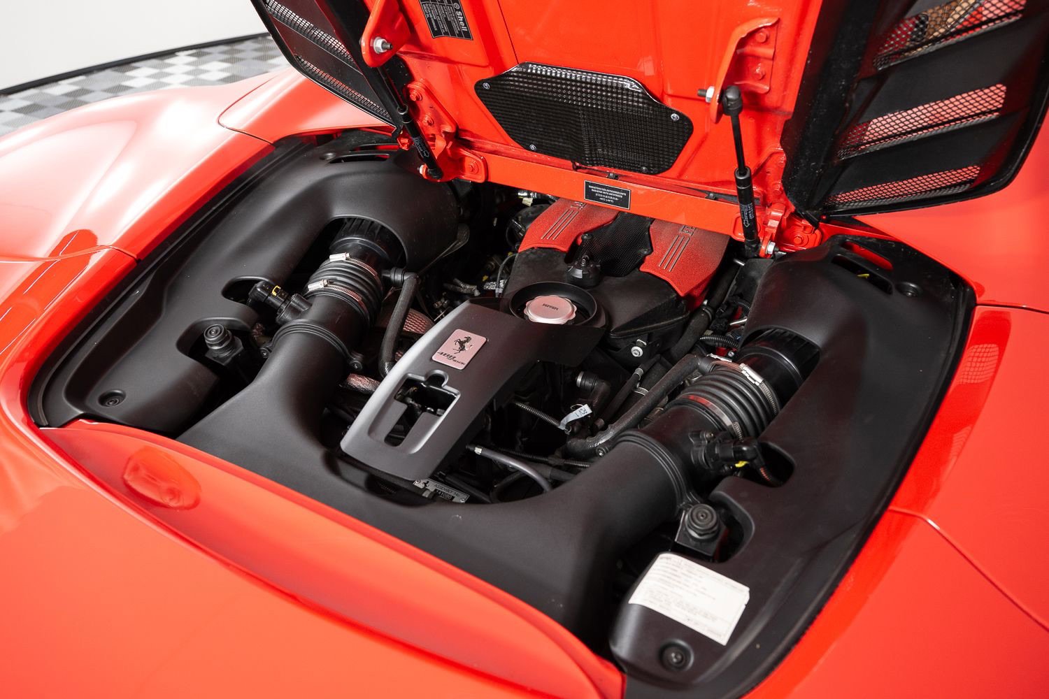 Used 2017 Ferrari 488 Spider RWD image 20