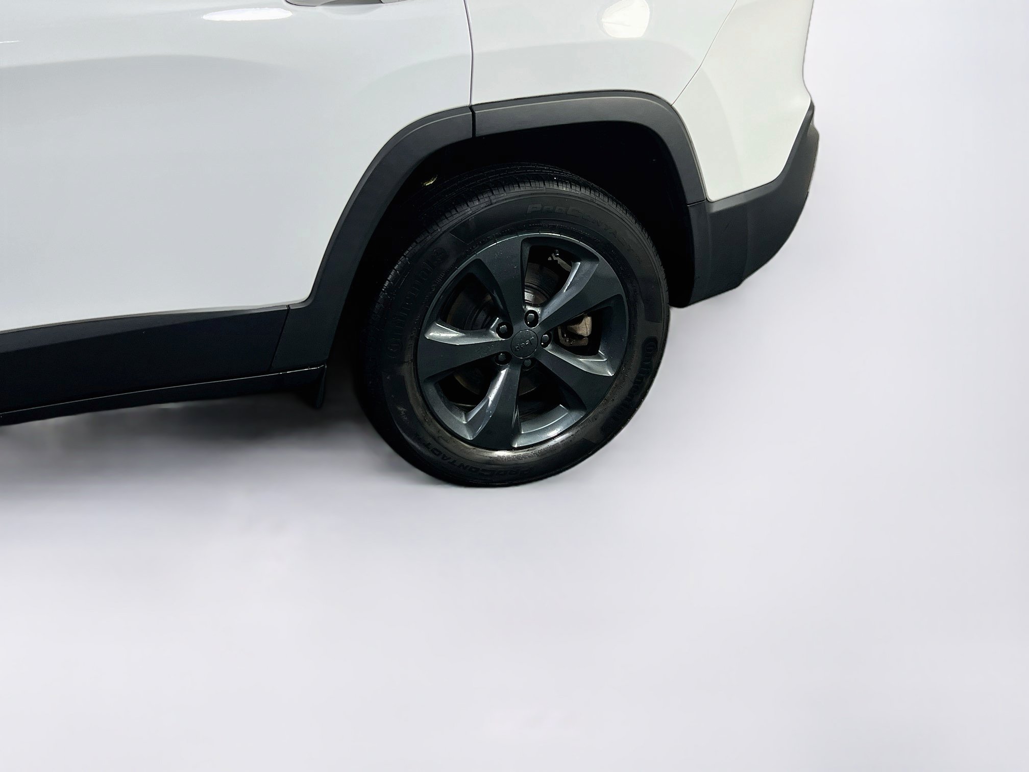 Used 2022 Jeep Cherokee Limited AWD/4WD image 30